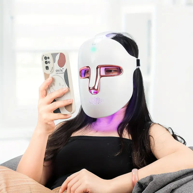 ChampionsStride ™ - LED Light Therapy Face Mask