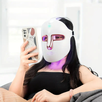 ChampionsStride ™ - LED Light Therapy Face Mask